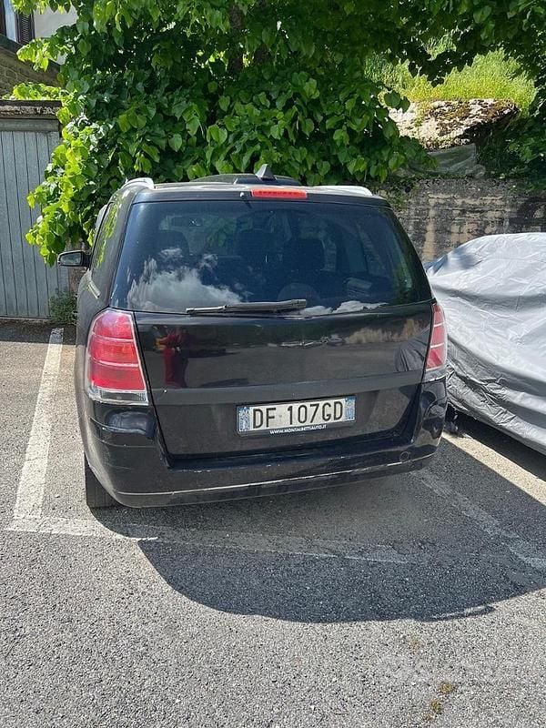 Usata Opel Zafira 120 CV (88 kW) 2007 Nero Monovolume