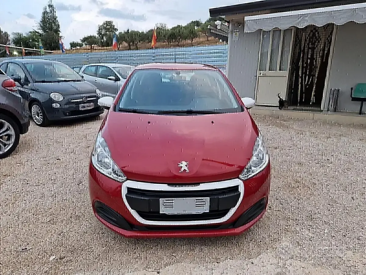 Usata Peugeot 208 Active 68 CV (50 kW) 2017 Rosso Utilitaria