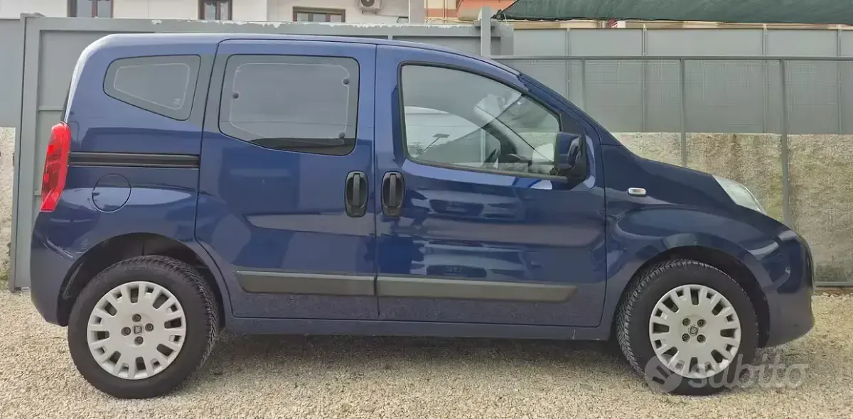 Usata Fiat Qubo Trekking 75 CV (55 kW) 2015 Bluazzurro Monovolume