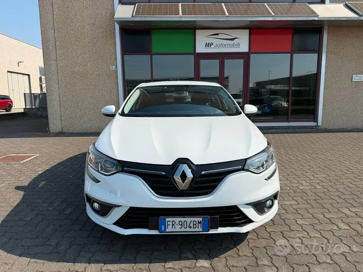Usata Renault Mégane Zen 90 CV (66 kW) 2018 Bianco Berlina
