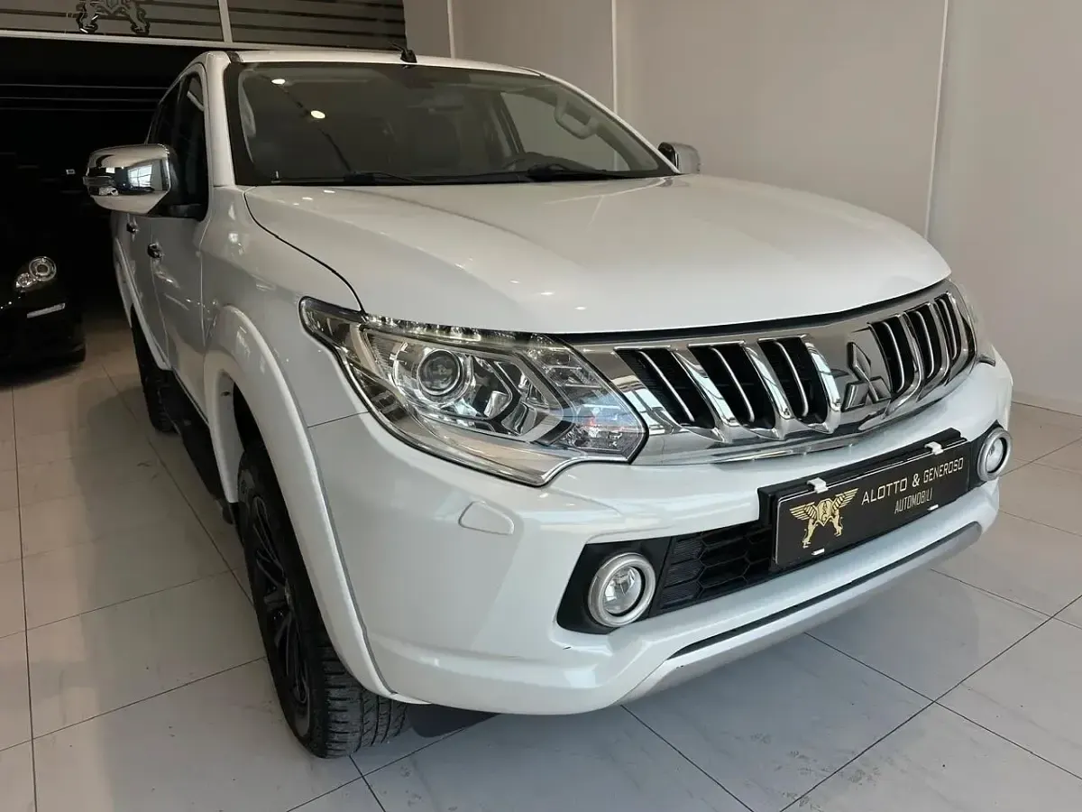 Usata Mitsubishi L200 Intense 180 CV (132 kW) 2016 Bianco Pick-up