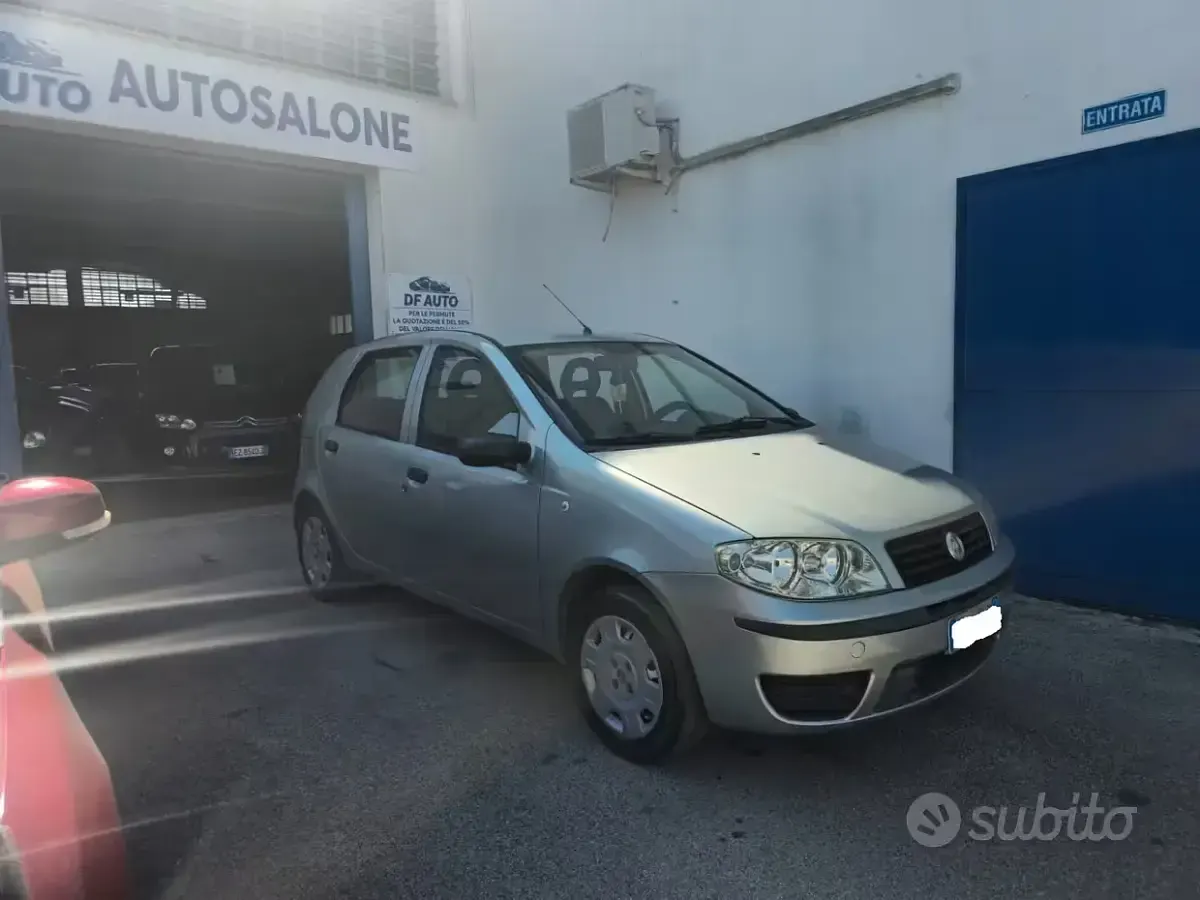 Usata Fiat Punto Feel 60 CV (44 kW) 2004 Blu Utilitaria