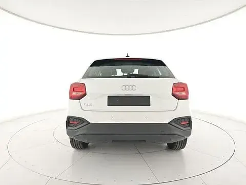 Usata Audi Q2 Business 116 CV (85 kW) 2023 Bianco SUV