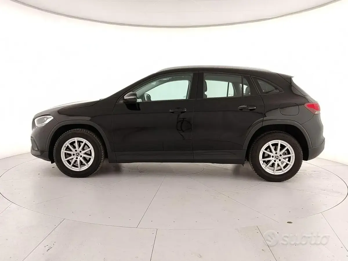 Usata Mercedes GLA200 Business 150 CV (110 kW) 2022 Nero SUV