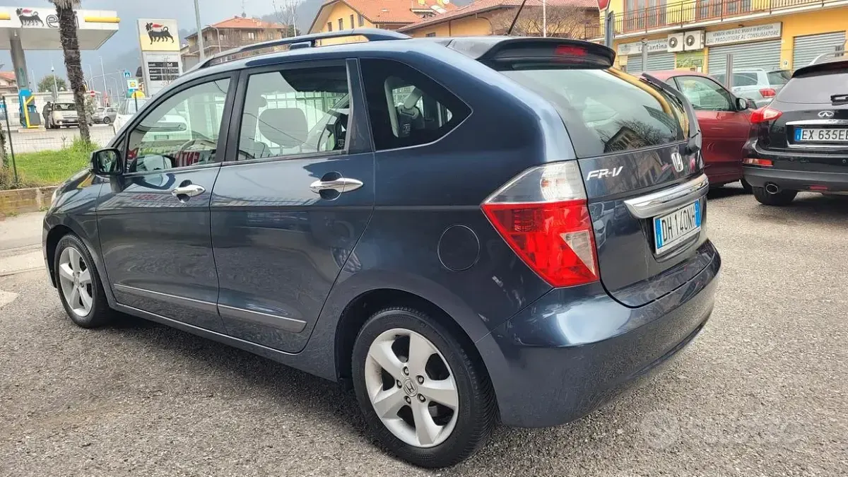 Usata Honda FR-V Executive 140 CV (102 kW) 2007 Blu Monovolume