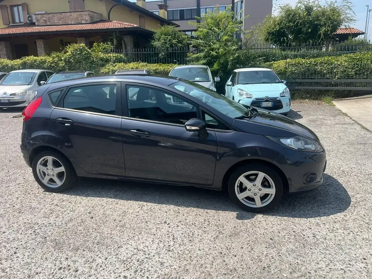Usata Ford Fiesta Titanium 82 CV (60 kW) 2009 Nero Berlina