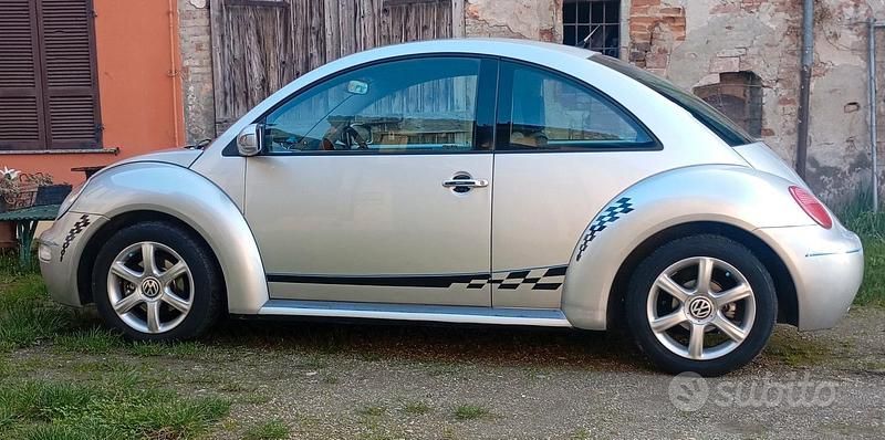 Usata VW New Beetle 101 CV (74 kW) 2003 Grigio Utilitaria