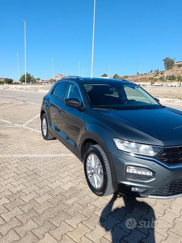 Usata VW T-Roc Style 150 CV (110 kW) 2020 Grigio SUV