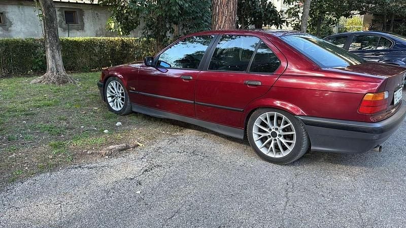 Usata BMW 320 Efficient Dynamics 150 CV (110 kW) 1993 Berlina