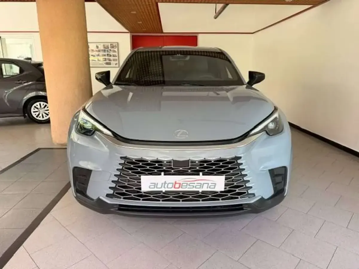 Nuova Lexus LBX 91 CV (66 kW) 2026 Grigio SUV