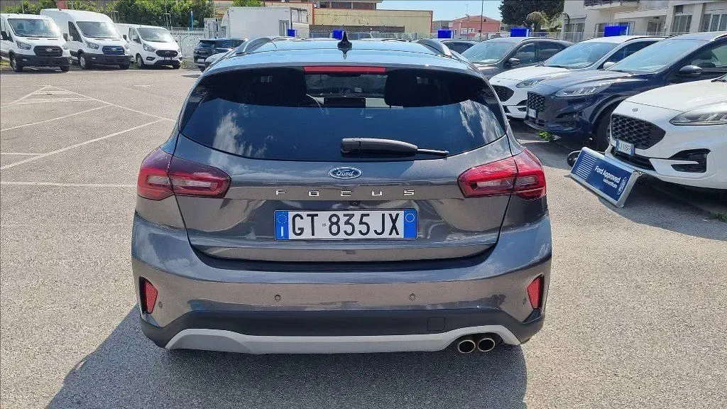 Usata Ford Focus Active 125 CV (91 kW) 2024 Magnetic grey (metallizzato) Berlina