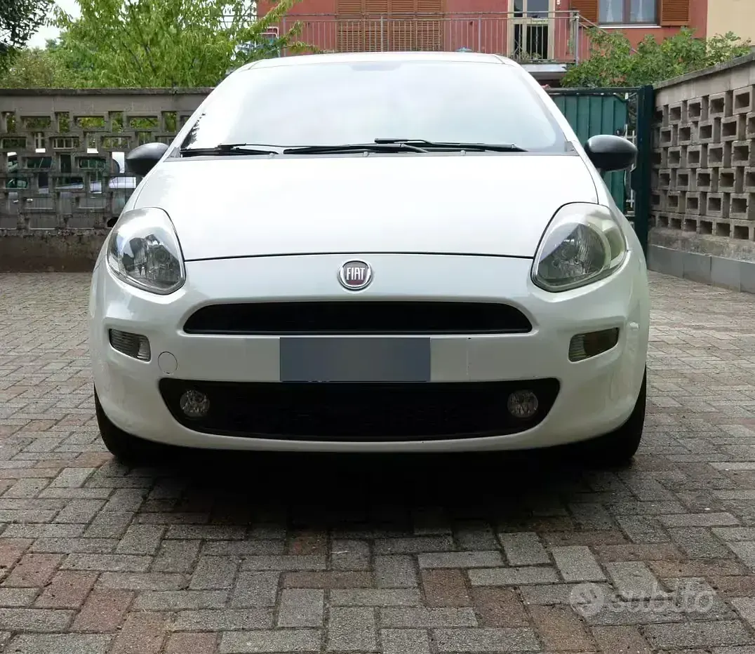 Usata Fiat Grande Punto 75 CV (55 kW) 2014 Bianco Utilitaria