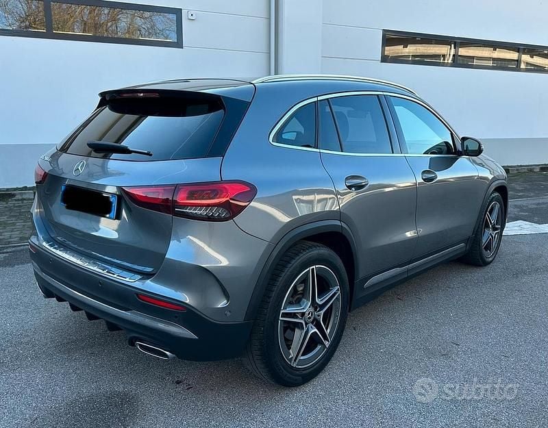 Usata Mercedes GLA200 Premium 150 CV (110 kW) 2021 Grigio SUV