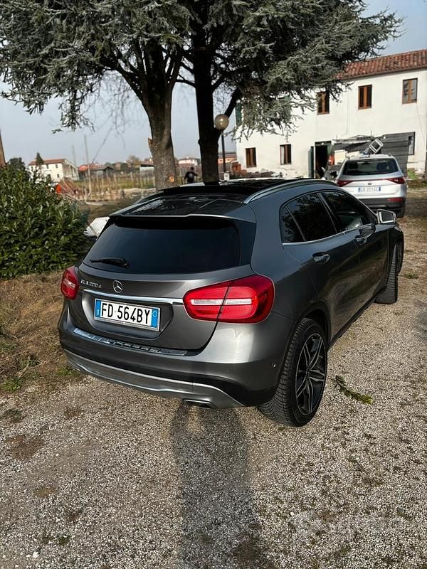 Usata Mercedes GLA200 2016 Grigio SUV