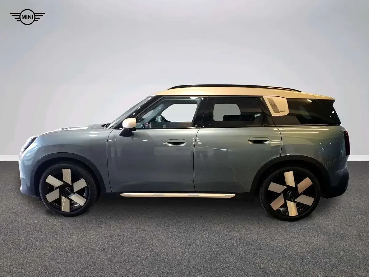 Usata Mini Countryman Favoured 225 kW (306 CV) 2025 Verde SUV