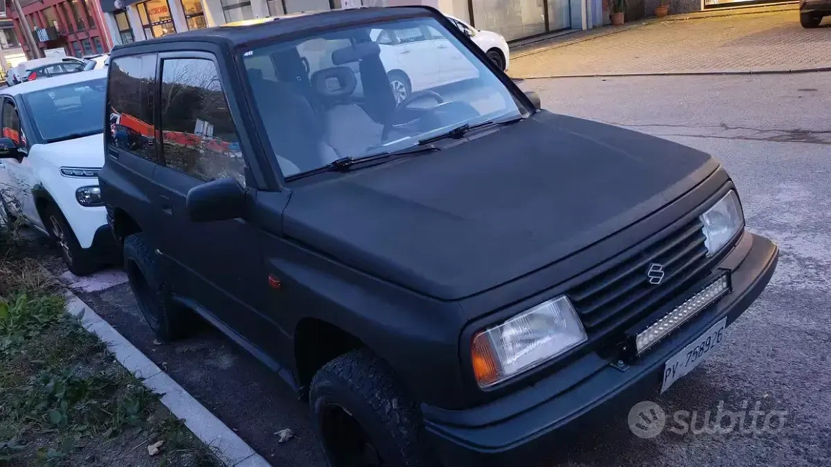 Usata Suzuki Vitara 77 CV (56 kW) 1991 Nero SUV