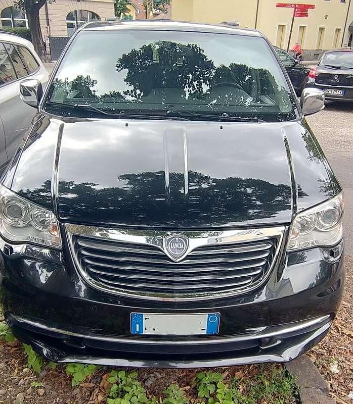 Usata 2012 Lancia Voyager Platinum Monovolume | 11.500 € (Buon prezzo) - Immagine 1/4