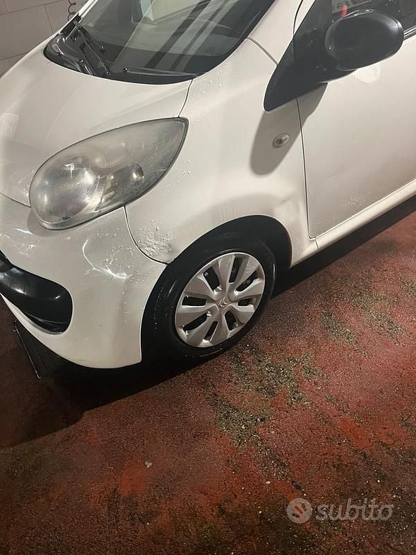 Bianco Usata 2007 Citroën C1 Due volumi | 2000 € (Buon prezzo) - Immagine 1/4