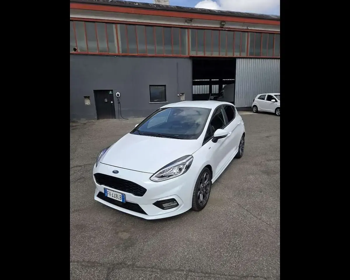 Usata Ford Fiesta 86 CV (63 kW) 2019 Bianco Utilitaria