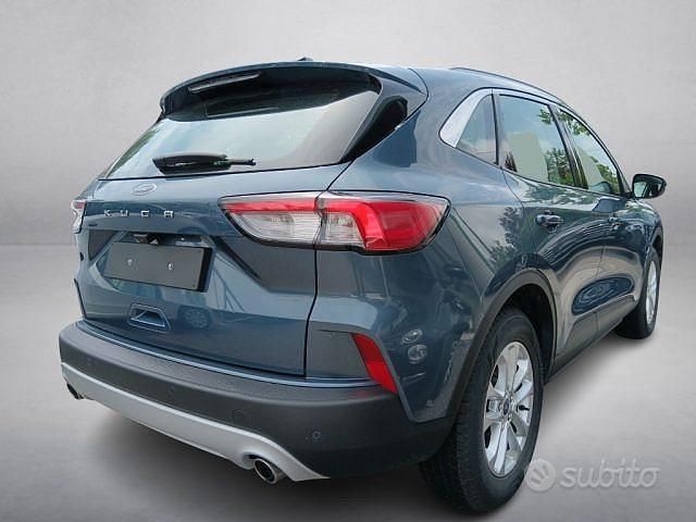 Usata Ford Kuga Titanium 120 CV (88 kW) 2021 Grigio scuro SUV