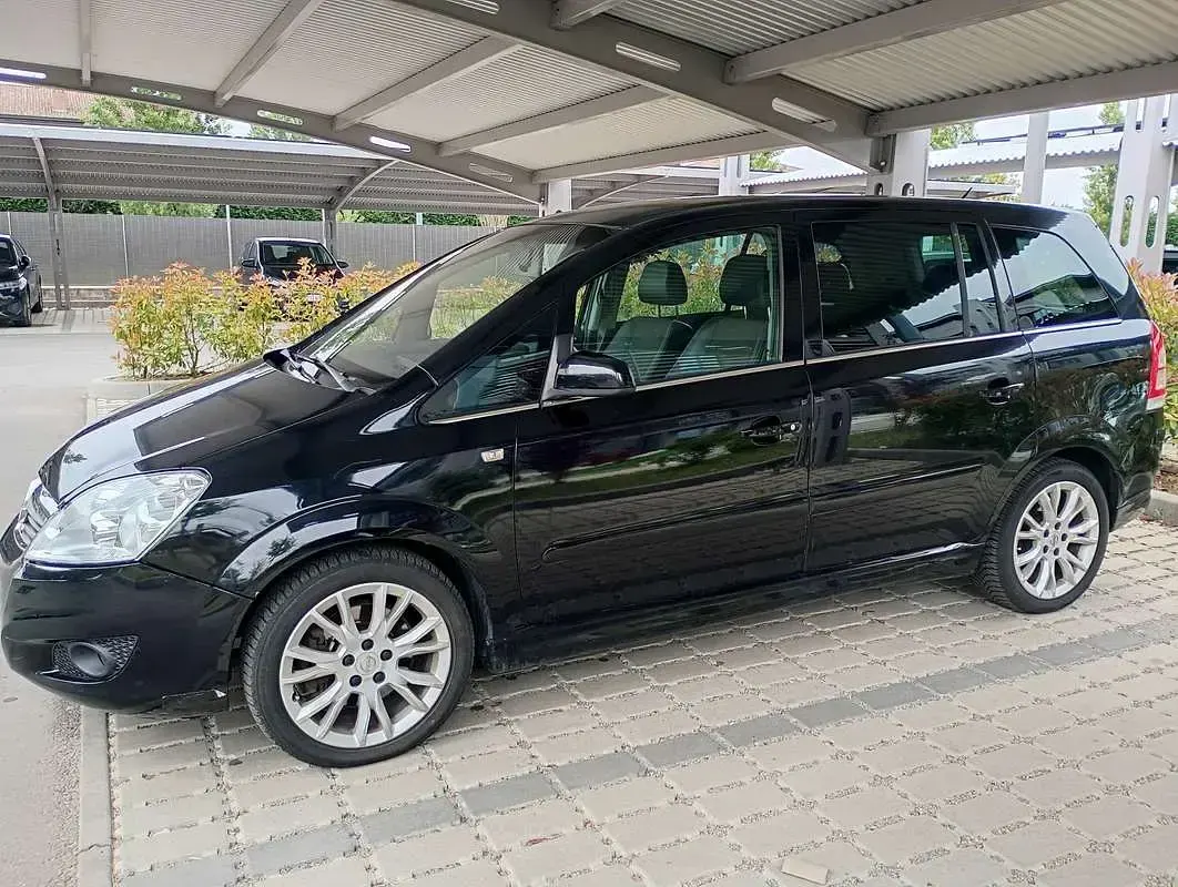 Usata Opel Zafira Cosmo 150 CV (110 kW) 2009 Nero Monovolume