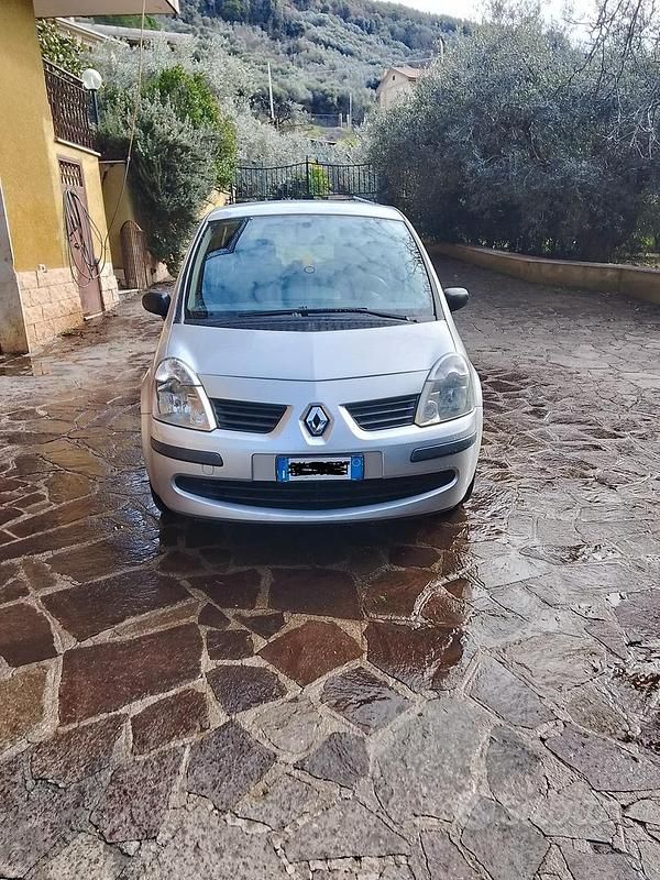 Usata Renault Modus 68 CV (50 kW) 2010 Monovolume