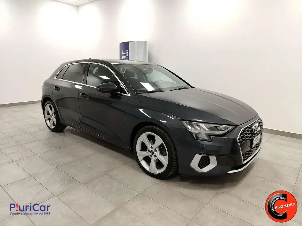 Usata Audi A3 116 CV (85 kW) 2022 Grigio Berlina