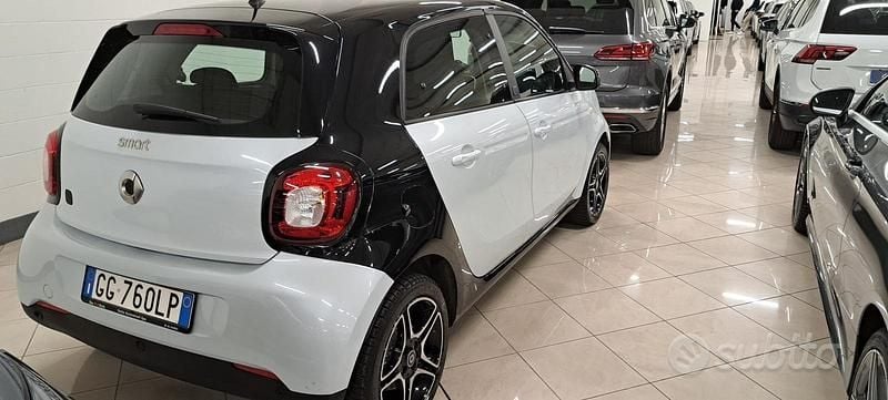 Usata 2021 Smart ForFour Electric Drive Passion Tre volumi | 11.500 € (Ottimo prezzo) - Immagine 1/4