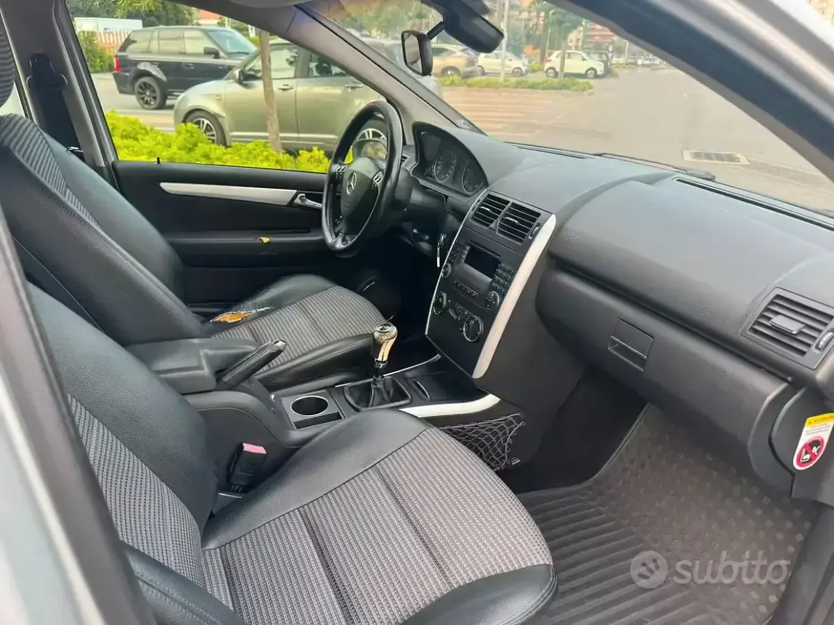 Usata Mercedes A180 2004 Grigio Berlina