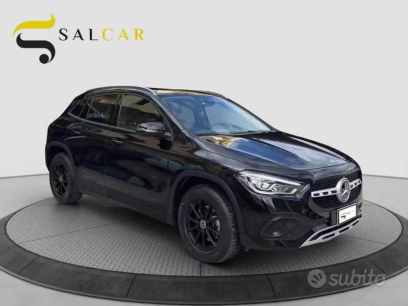 Usata Mercedes GLA200 150 CV (110 kW) 2022 Nero SUV
