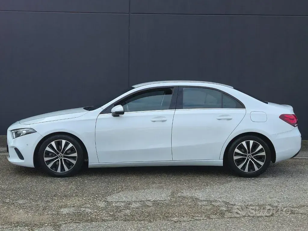 Usata Mercedes A180 Business 116 CV (85 kW) 2021 Bianco Berlina