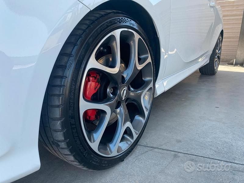 Usata Opel Corsa 150 CV (110 kW) 2019 Utilitaria