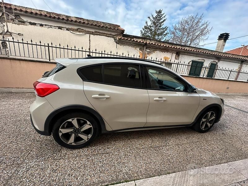 Usata Ford Focus Active 125 CV (91 kW) 2019 Grigio Berlina