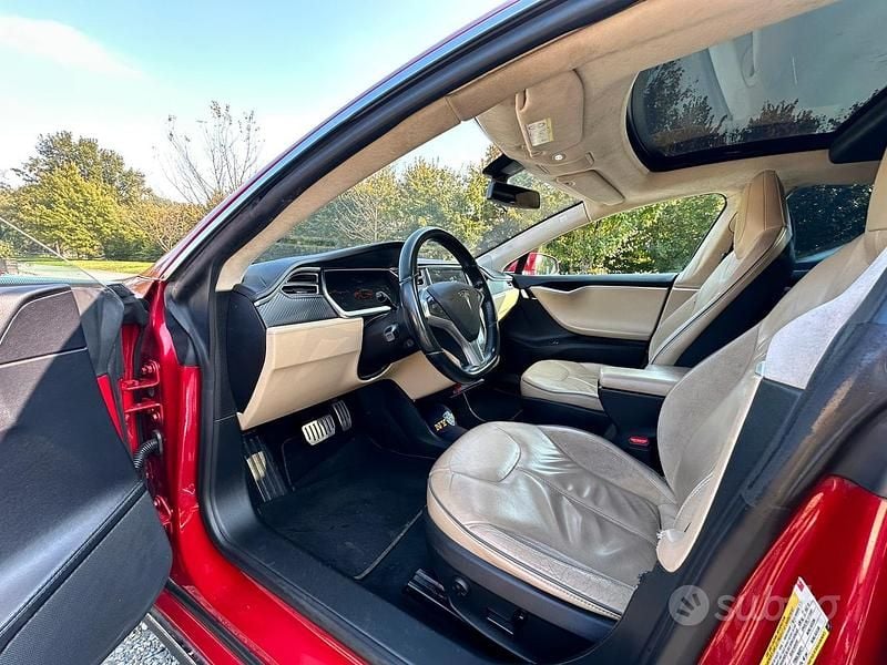 Usata Tesla Model S 2013 Utilitaria