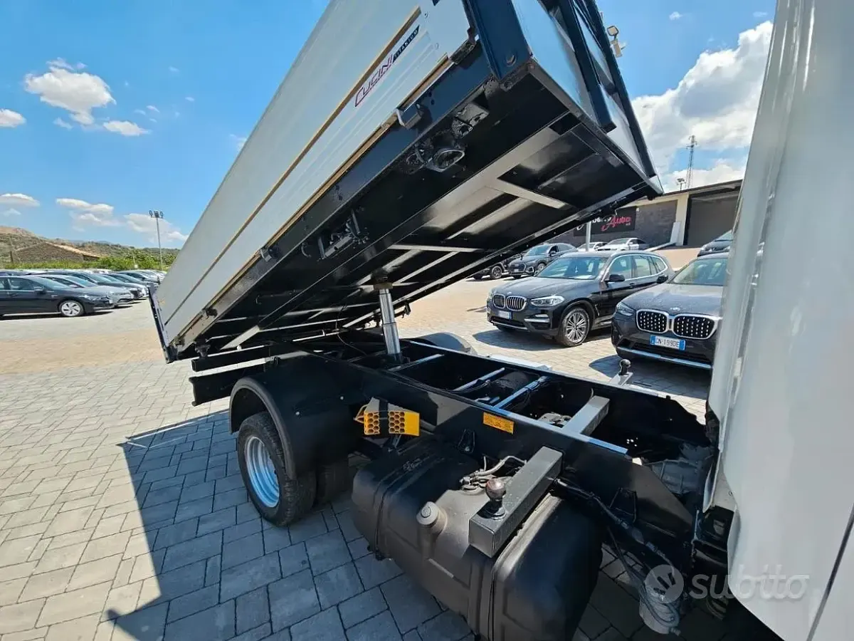 Usata Nissan Cabstar 122 CV (89 kW) 2016 Bianco Pick-up