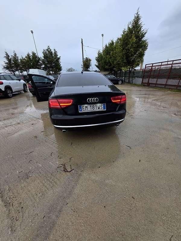 Usata Audi A8 250 CV (183 kW) 2012 Blu Berlina