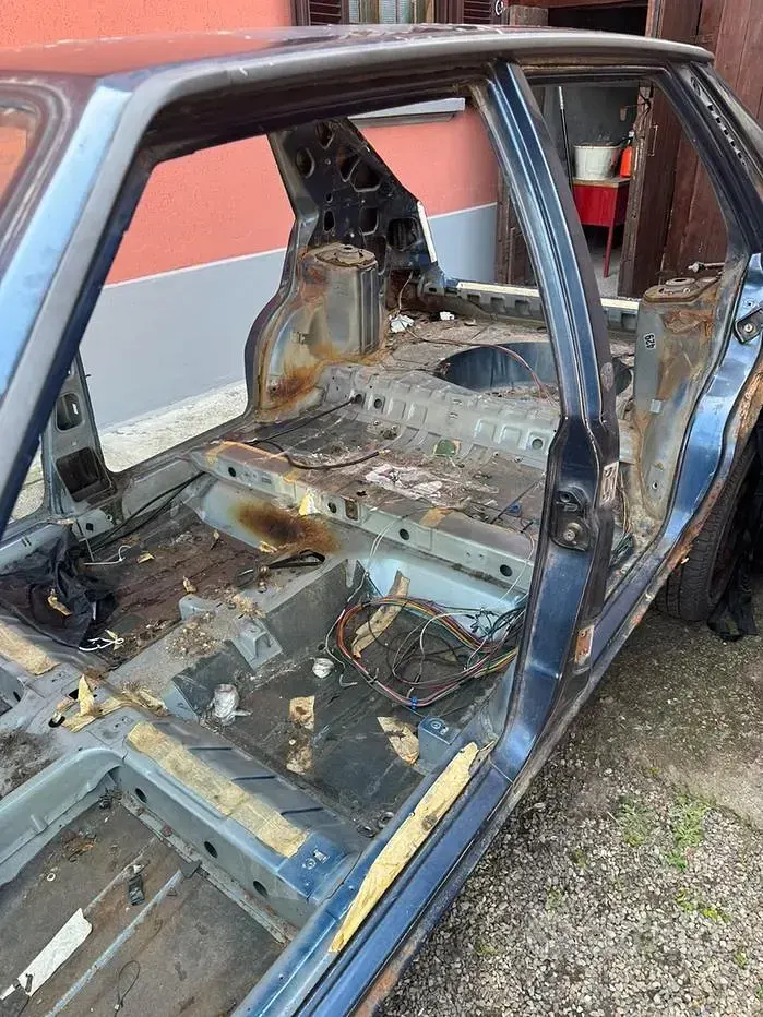 Usata Lancia Delta 90 CV (66 kW) 1991 Blu Utilitaria