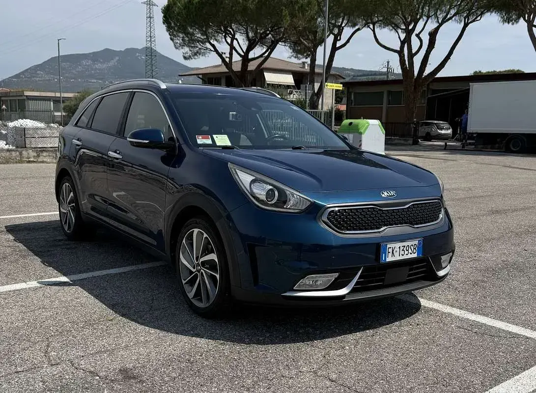 Usata Kia Niro Style 105 CV (77 kW) 2017 Blu/azzurro SUV