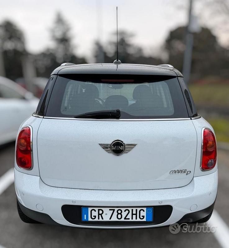 Käytetty Mini Cooper D Countryman 143 HP (105 kW) 2012 Valkoinen Katumaasturi