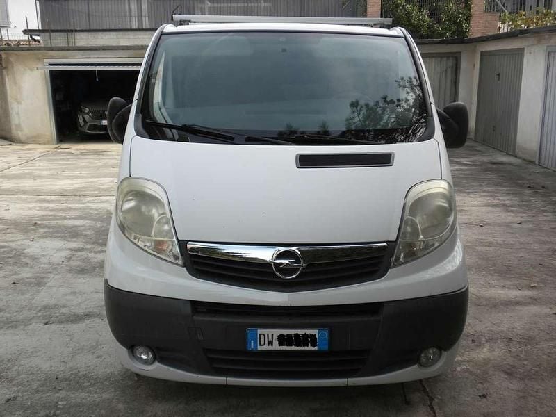 Usata Opel Vivaro 114 CV (83 kW) 2009 Bianco Monovolume