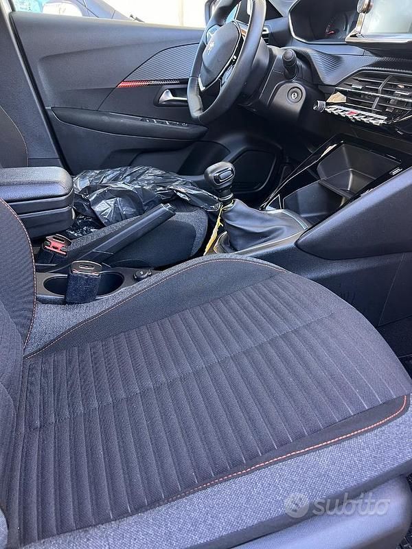 Usata Peugeot 208 100 CV (73 kW) 2021 Bianco Utilitaria