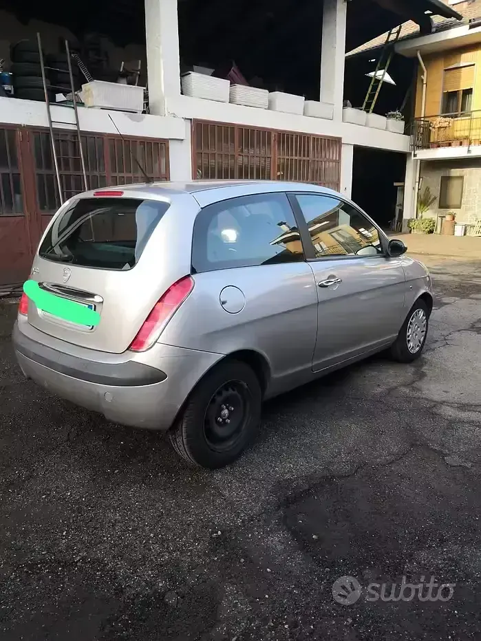 Usata Lancia Ypsilon 60 CV (44 kW) 2003 Utilitaria