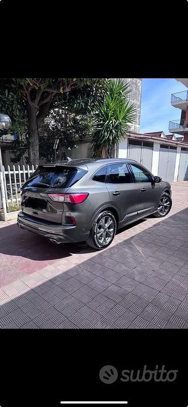 Usata Ford Kuga ST-Line 120 CV (88 kW) 2020 Grigio SUV