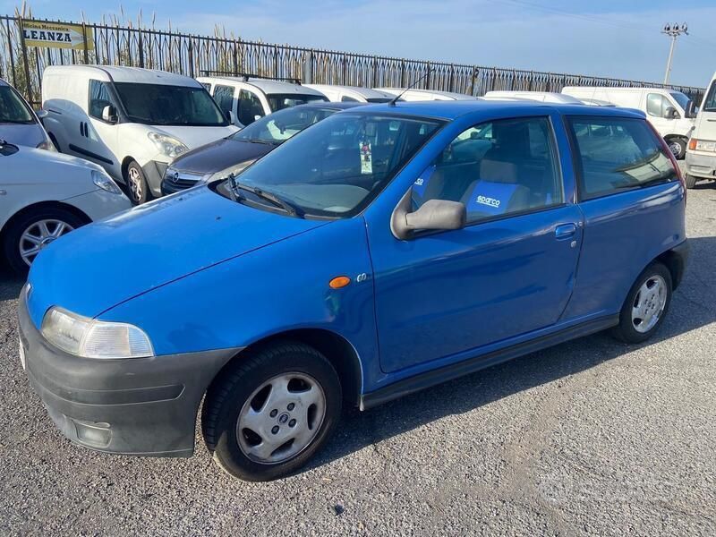 Usata Fiat Punto 59 CV (43 kW) 1998 Blu Utilitaria