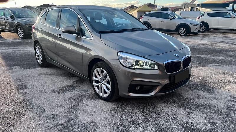Usata BMW 220 Luxury Line 190 CV (139 kW) 2015 Giallo Utilitaria