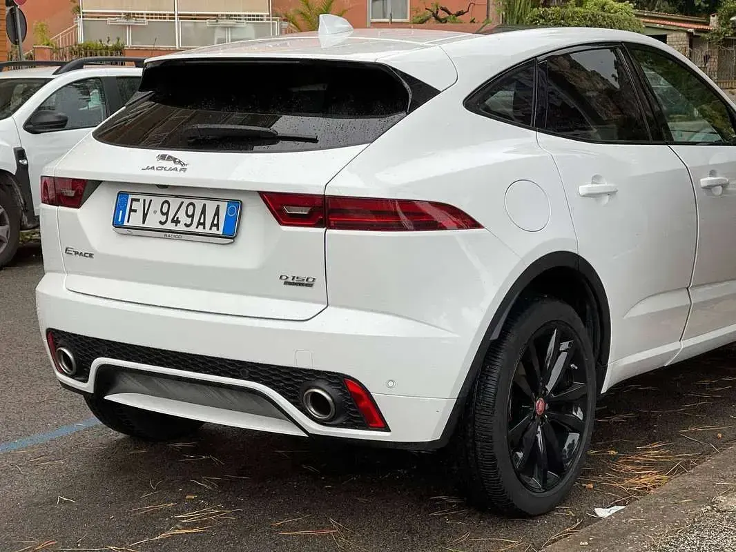 Usata Jaguar E-Pace R-Dynamic 150 CV (110 kW) 2019 Bianco SUV