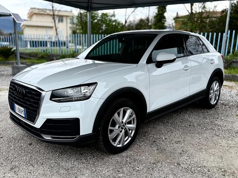Usata Audi Q2 Business 116 CV (85 kW) 2017 Bianco SUV