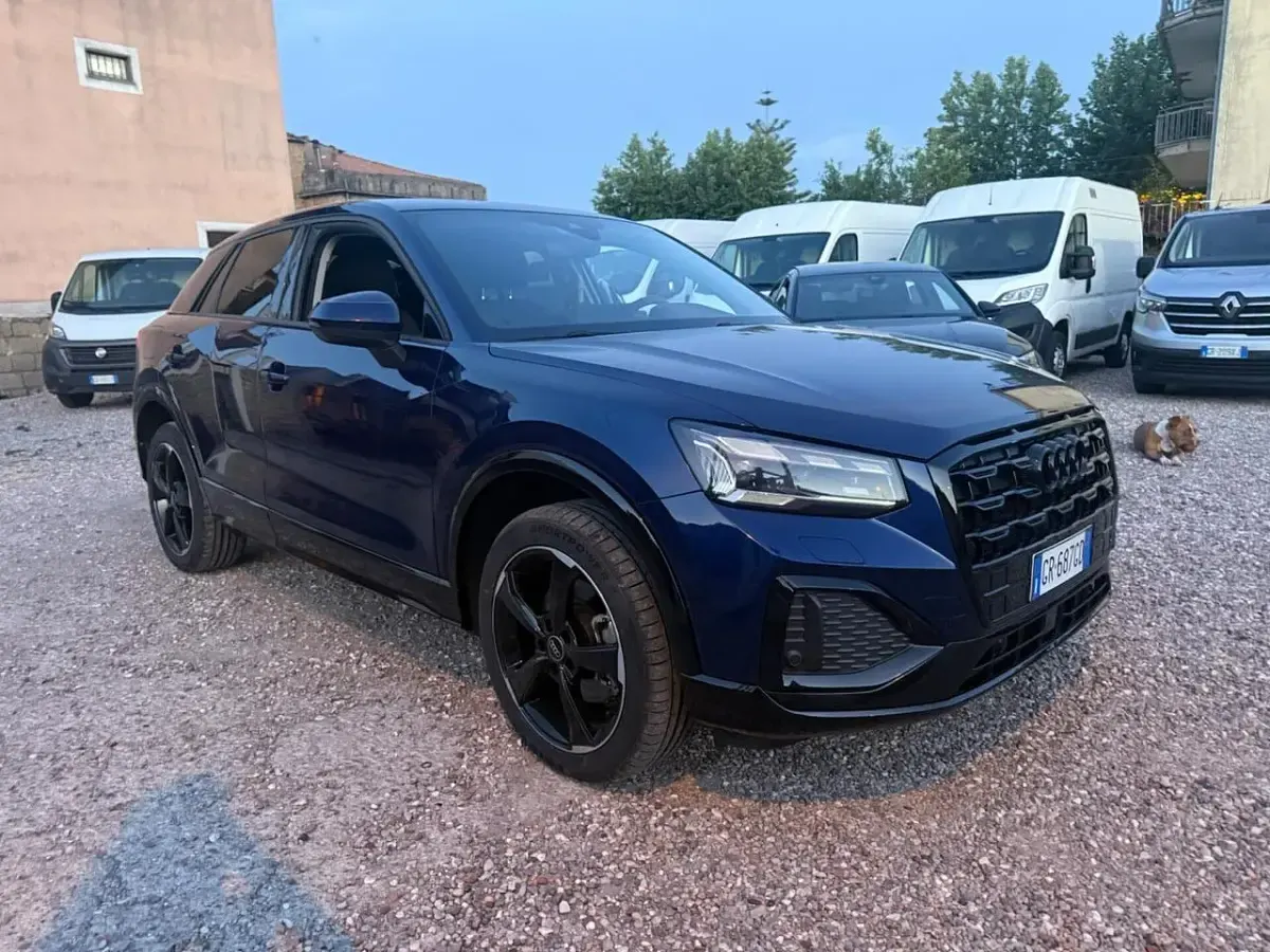 Usata Audi Q2 Ambiente 150 CV (110 kW) 2023 Blu/azzurro SUV