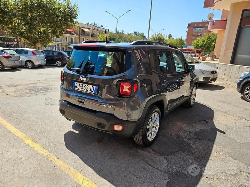 Usata Jeep Renegade Limited 131 CV (96 kW) 2022 Grigio SUV