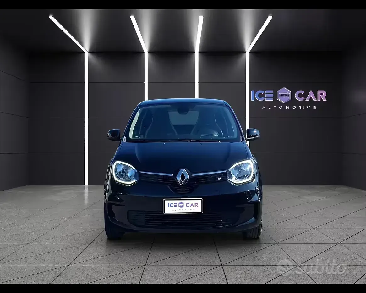 Usata Renault Twingo 30 kW (42 CV) 2023 Nero Utilitaria